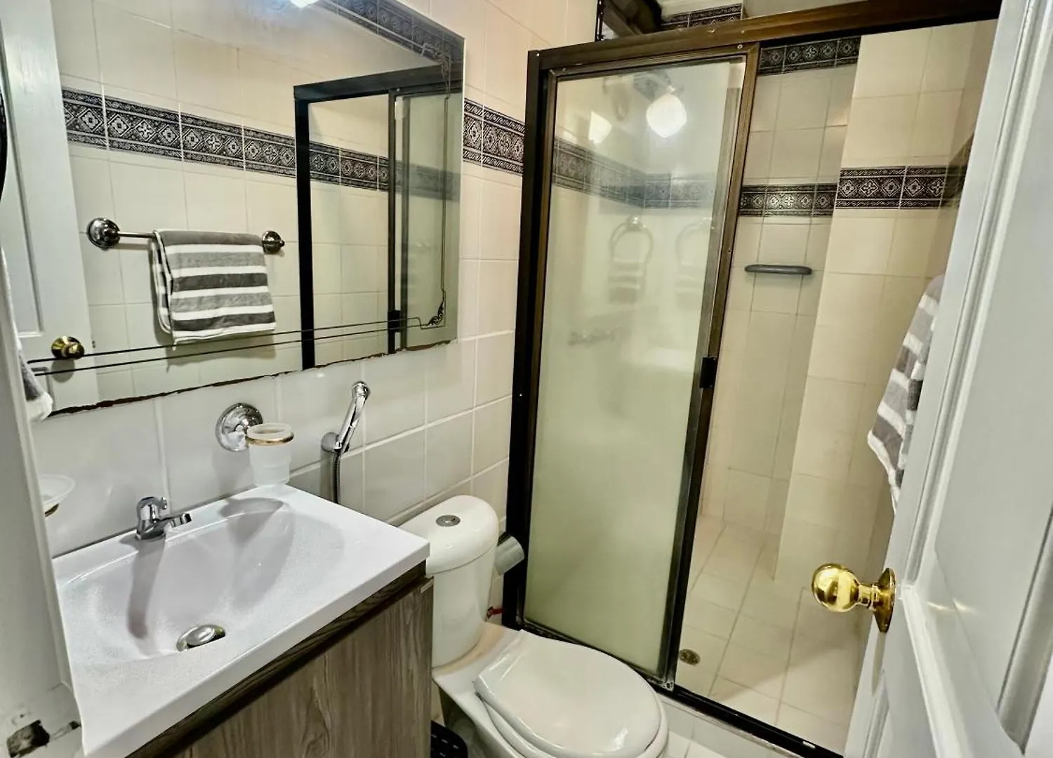Maljut House & Coffee Otel Cali 0*,  Kolombiya