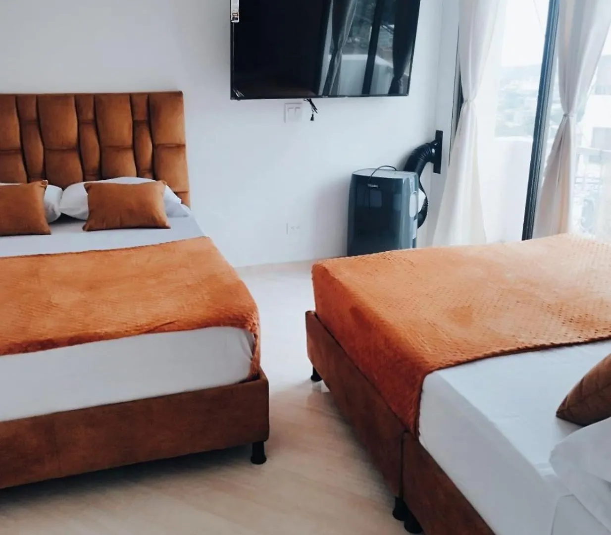 Maljut House & Coffee Otel Cali